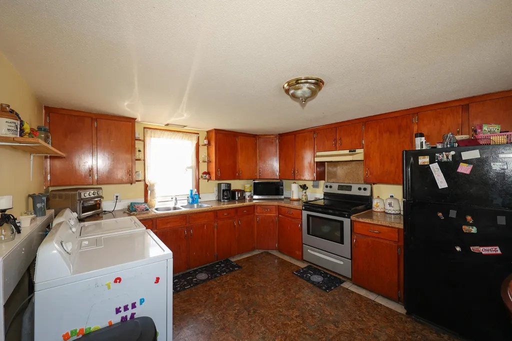 39 Vine Street Nashua NH 03060