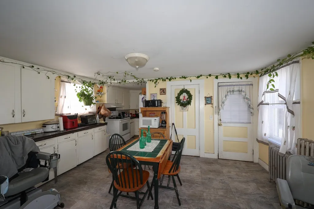39 Vine Street Nashua NH 03060
