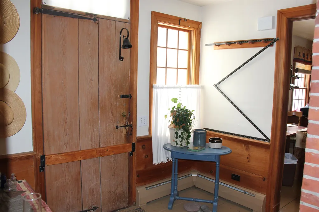 142 Newmarket Road Warner NH 03278