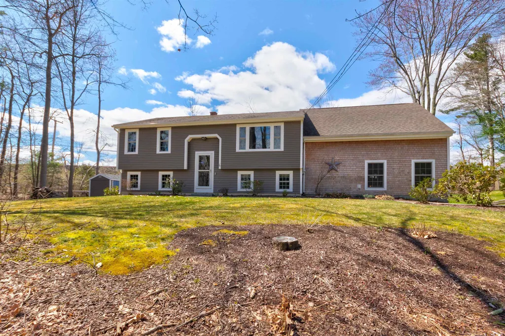 6 Stanorm Drive Newmarket NH 03857