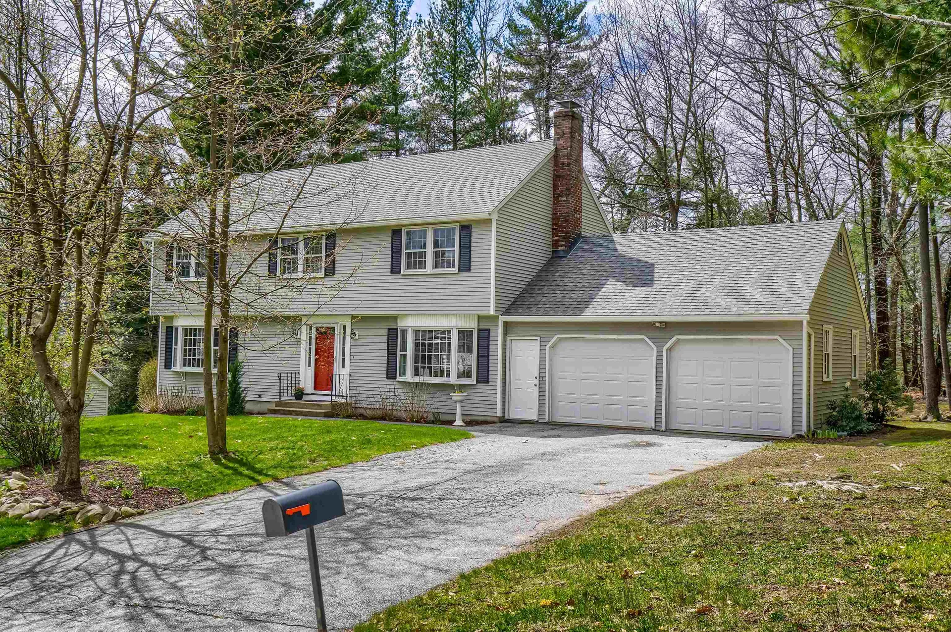 7 Whitman Road Nashua NH 03062