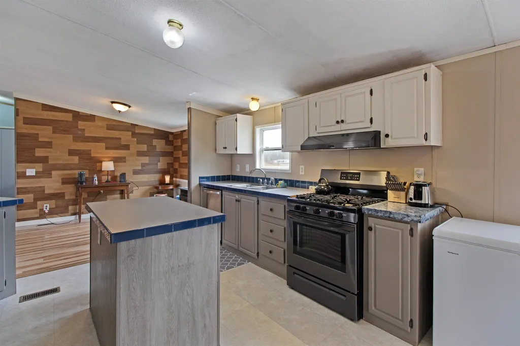 580 Bridge Road North Hero VT 05474