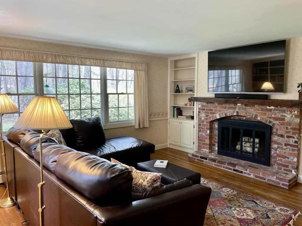 1 Split Rock Road Exeter NH 03833