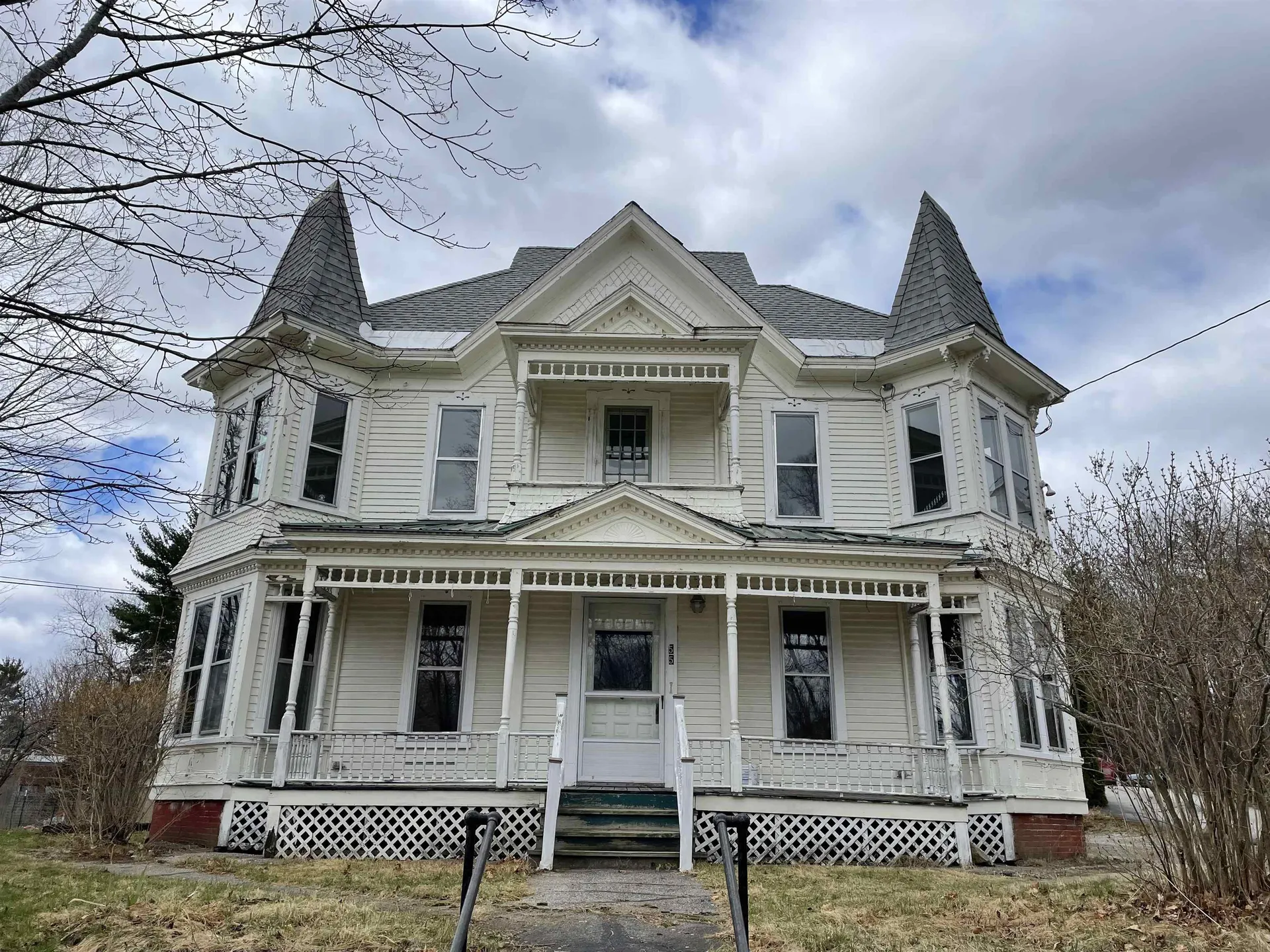 55 Highland Street Ashland NH 03217