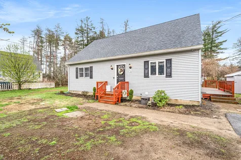 30 Henry Taylor Street Salem NH 03079
