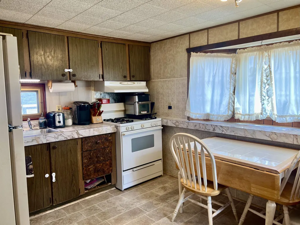 47 Elm Street Northwood NH 03261
