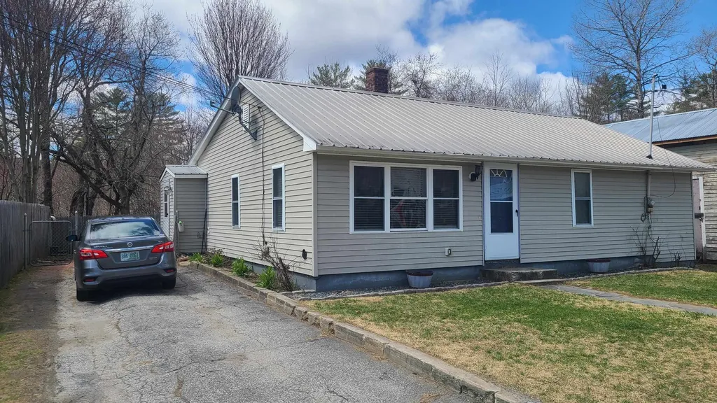 24 Cedar Street Claremont NH 03743