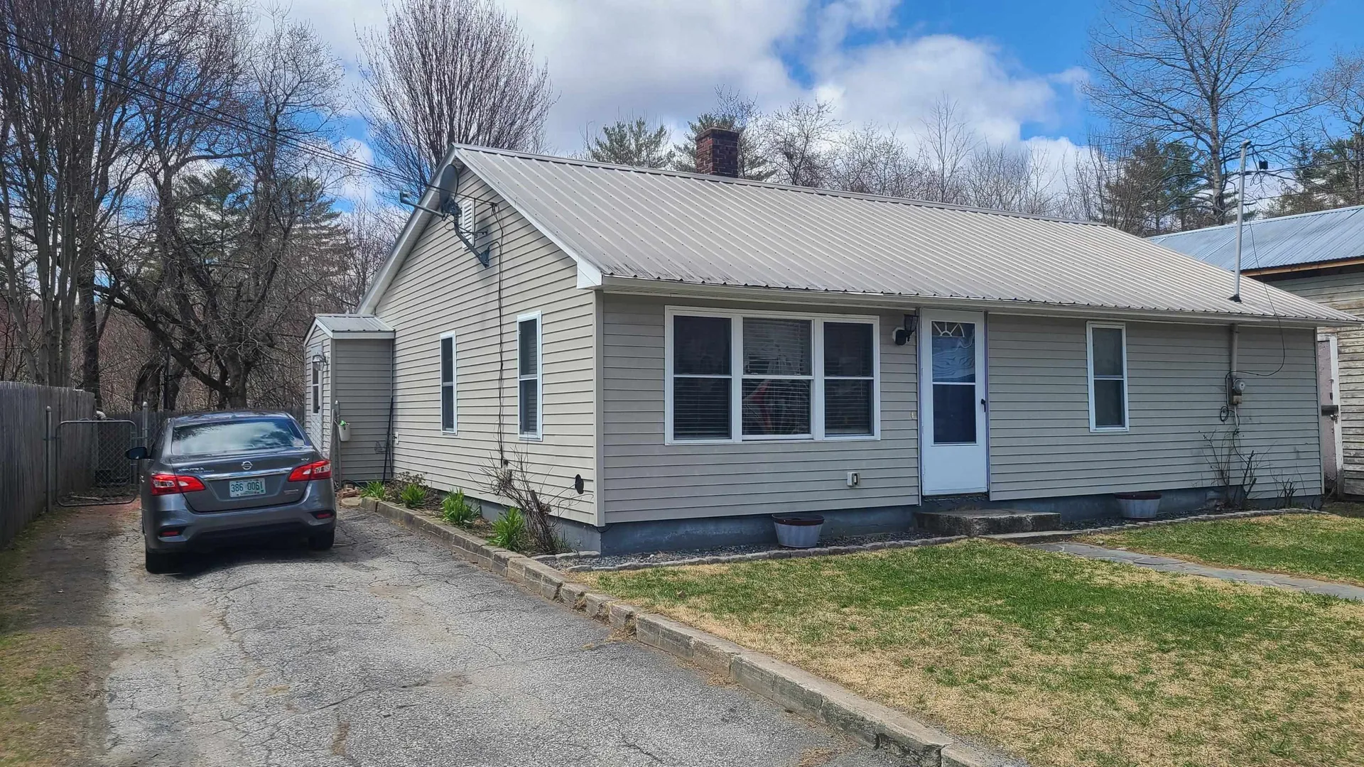 24 Cedar Street Claremont NH 03743