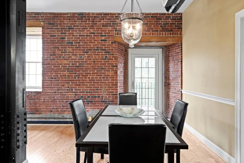 6 Bay Road Newmarket NH 03857