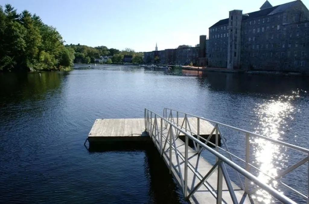 6 Bay Road Newmarket NH 03857