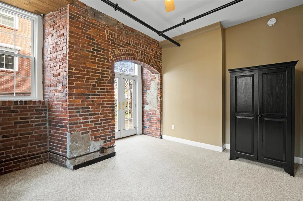 6 Bay Road Newmarket NH 03857