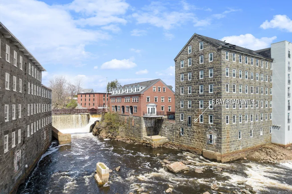 6 Bay Road Newmarket NH 03857