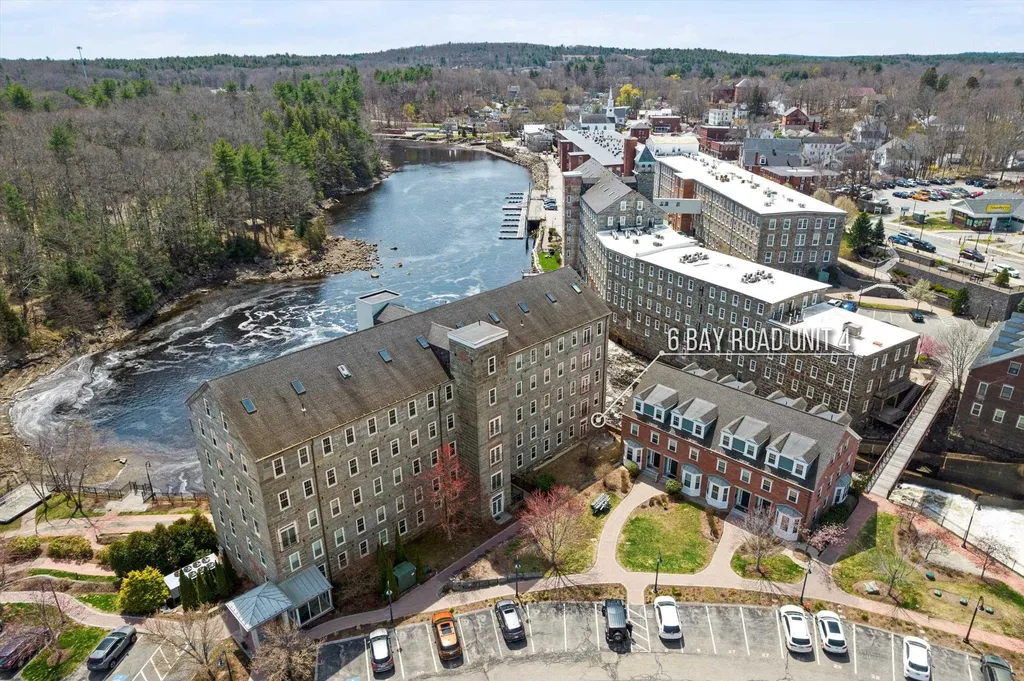 6 Bay Road Newmarket NH 03857