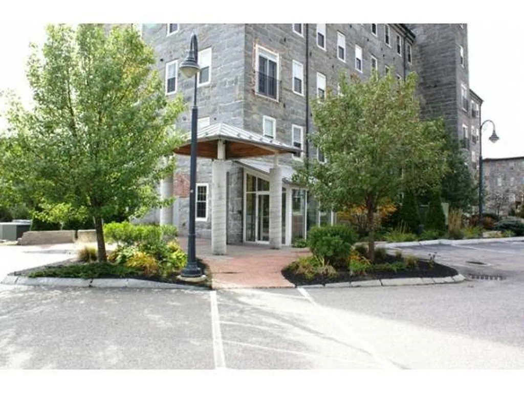 6 Bay Road Newmarket NH 03857