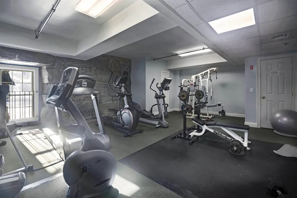6 Bay Road Newmarket NH 03857