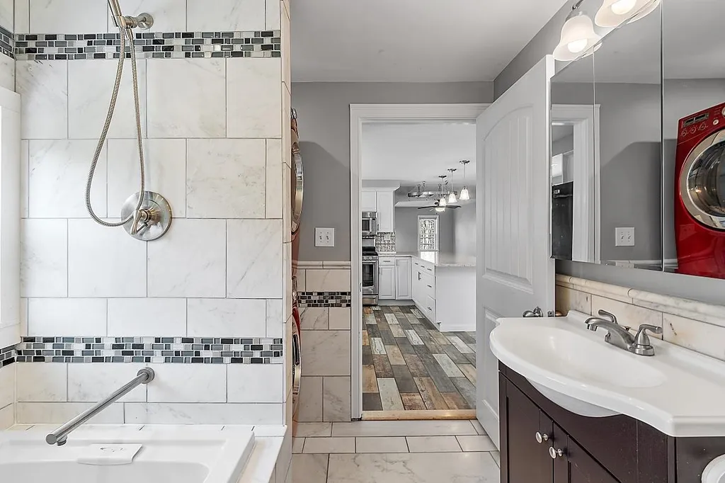 81 N Lowell Road Windham NH 03087