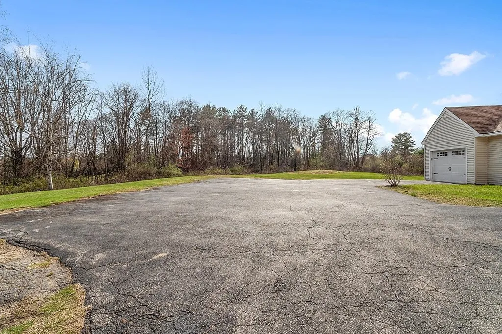 81 N Lowell Road Windham NH 03087