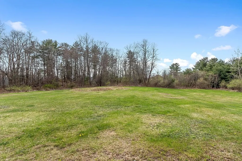 81 N Lowell Road Windham NH 03087