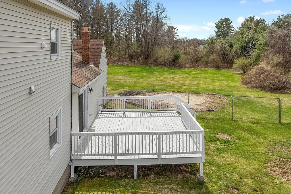 81 N Lowell Road Windham NH 03087