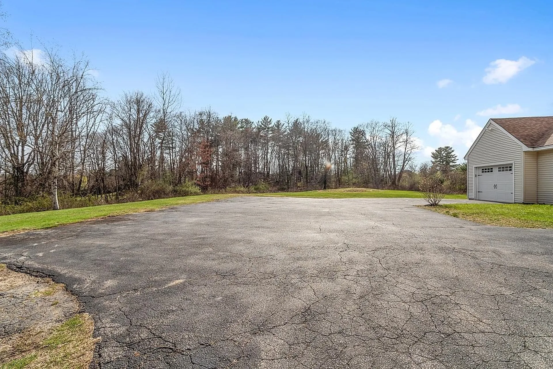 81 N Lowell Road Windham NH 03087