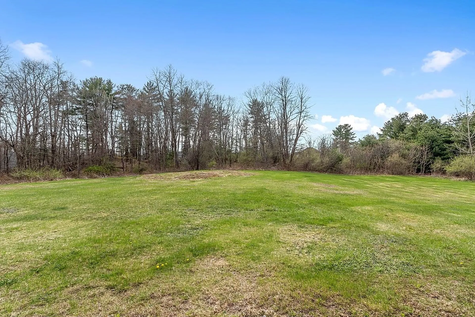 81 N Lowell Road Windham NH 03087