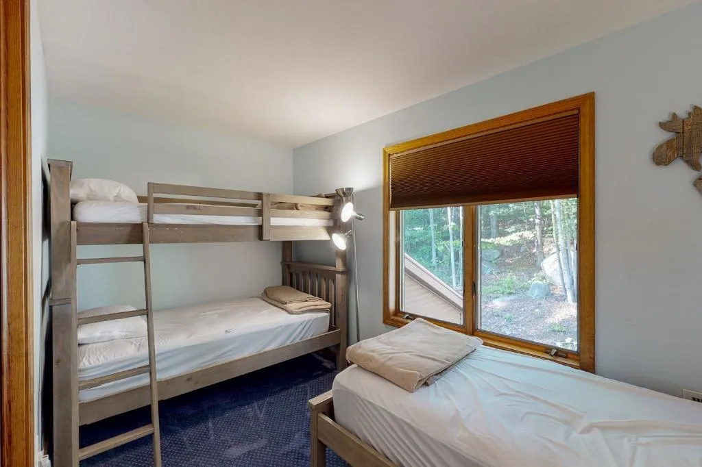 31 Paglia Street Moultonborough NH 03254