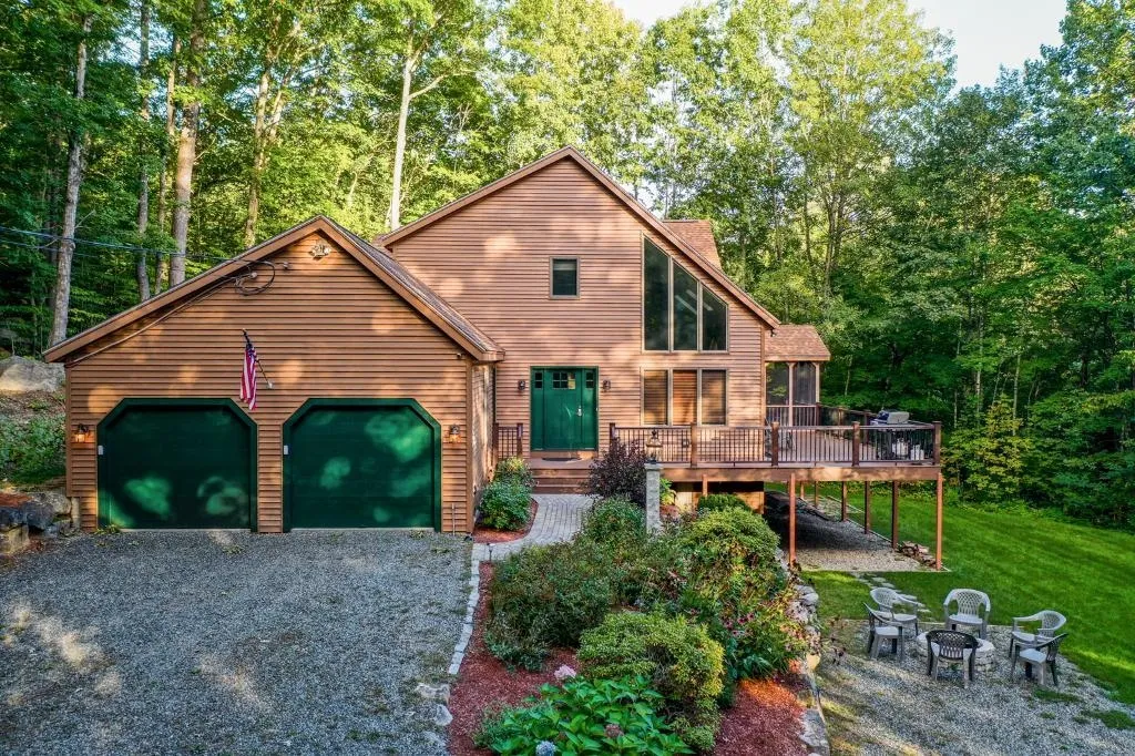 31 Paglia Street Moultonborough NH 03254