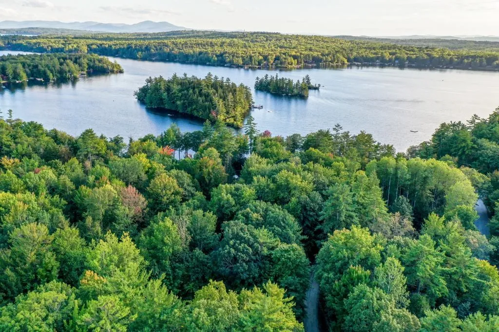 31 Paglia Street Moultonborough NH 03254