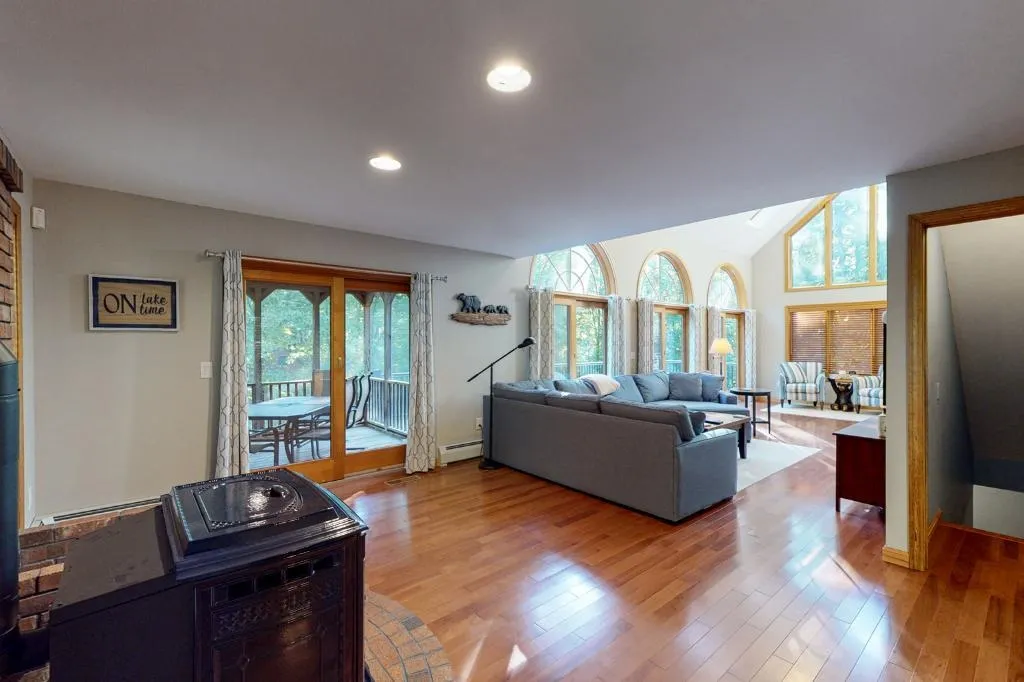 31 Paglia Street Moultonborough NH 03254