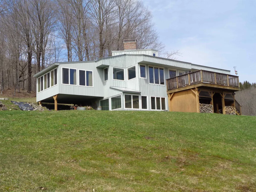 695 North Road Vershire VT 05079
