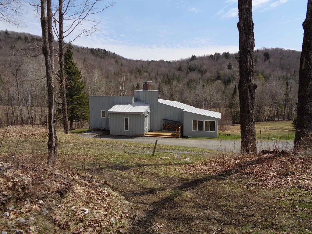 695 North Road Vershire VT 05079
