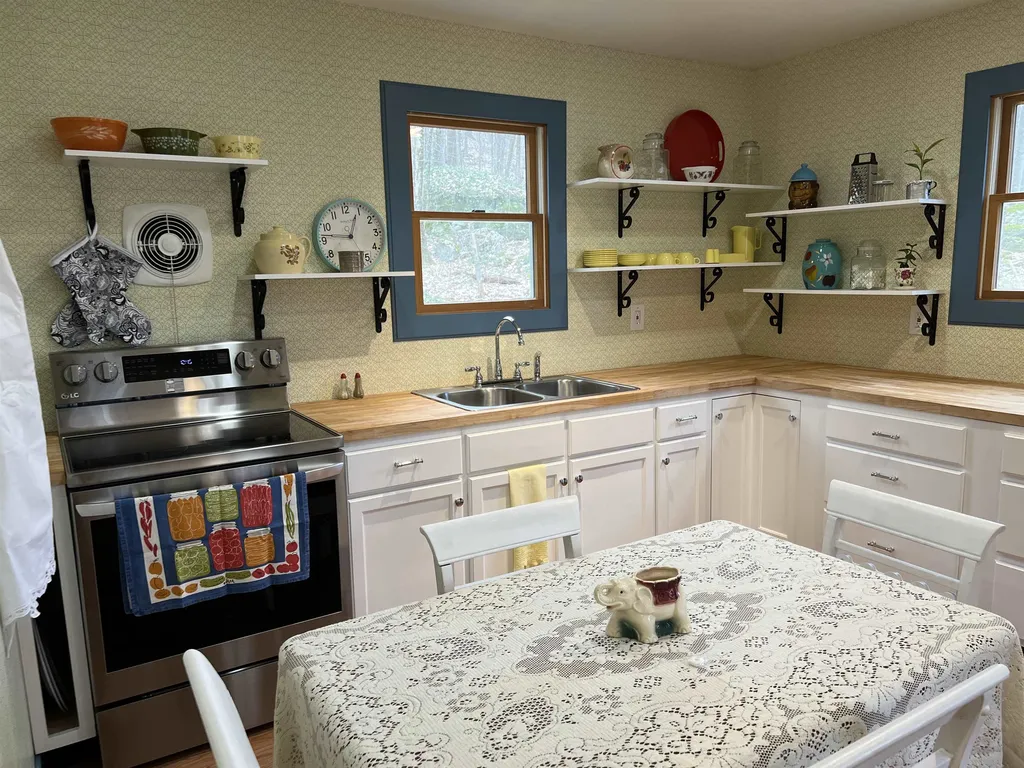 54 Dogwood Drive Leicester VT 05733