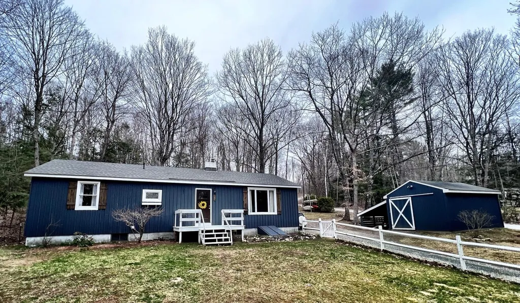143 Seven Pines Road Holderness NH 03245