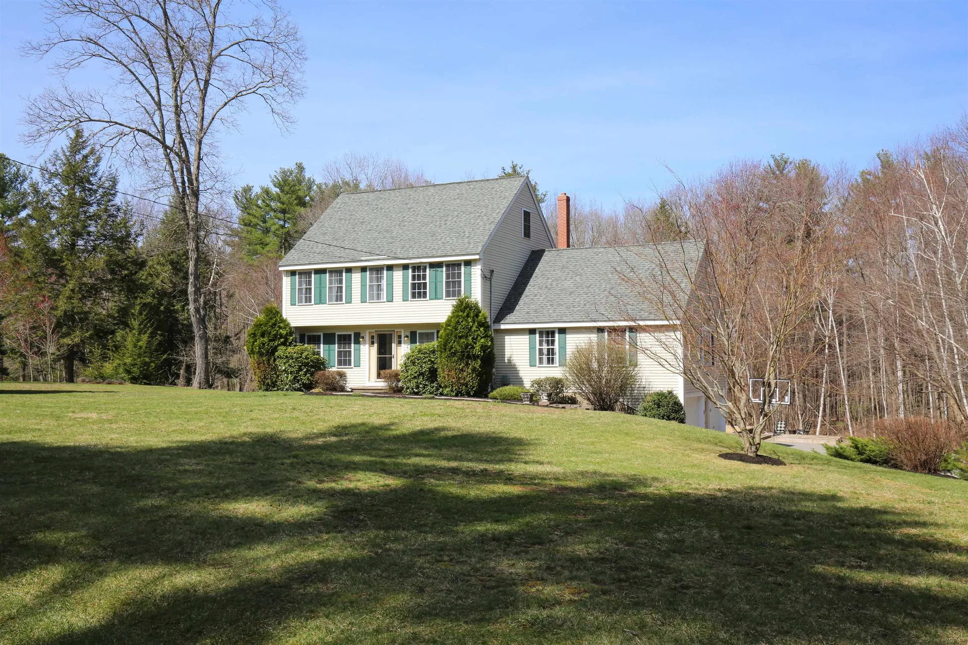 1 Williamine Drive Newton NH 03858