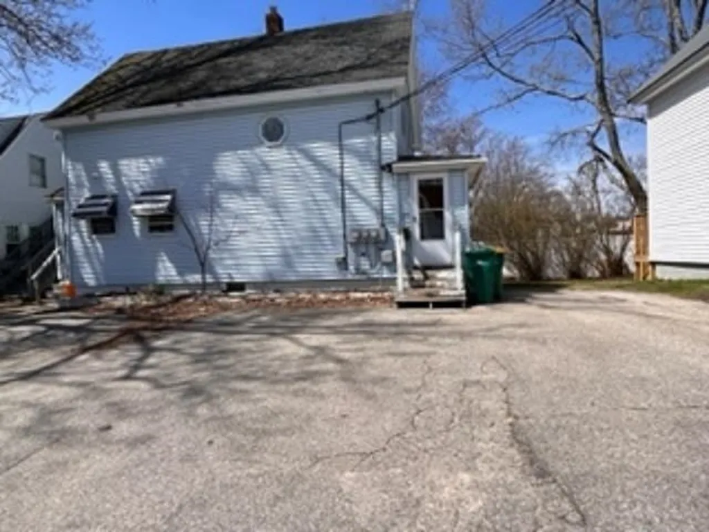 17 Lambert Court Rochester NH 03867