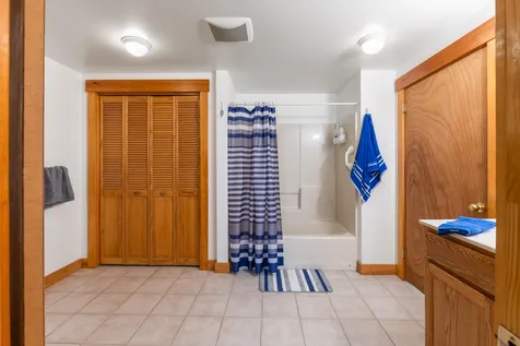 10 Wallys Way Newport NH 03773