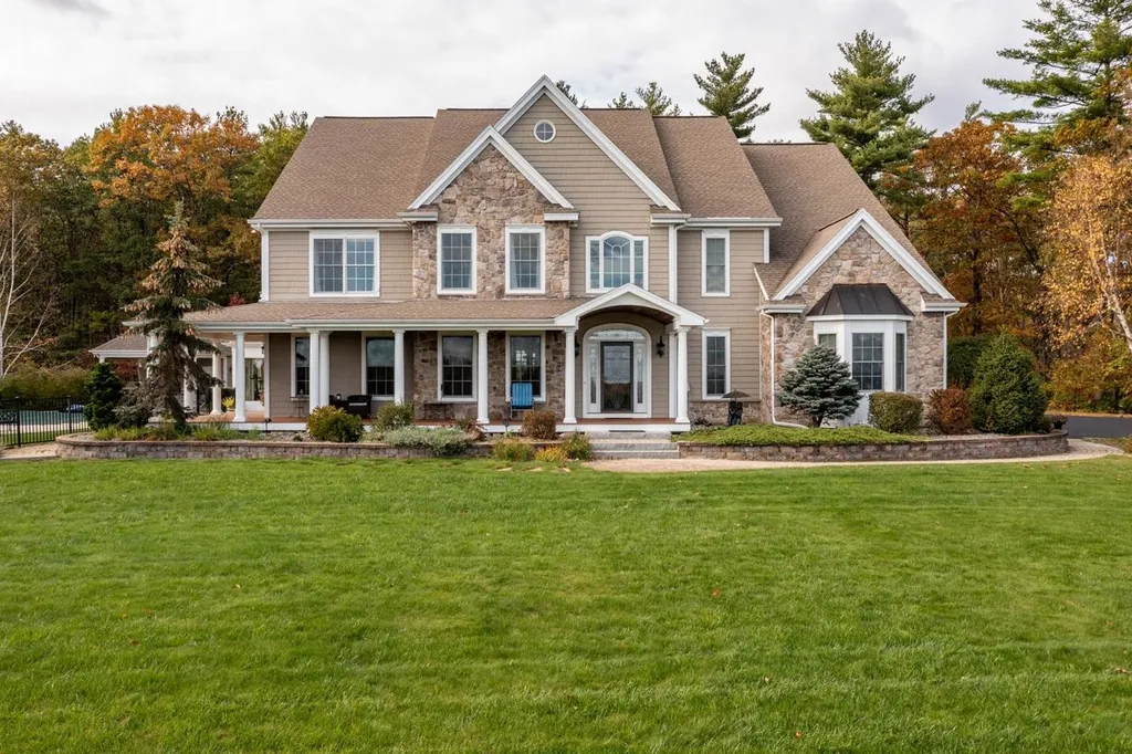 6 Mcnichol Lane Bow NH 03304