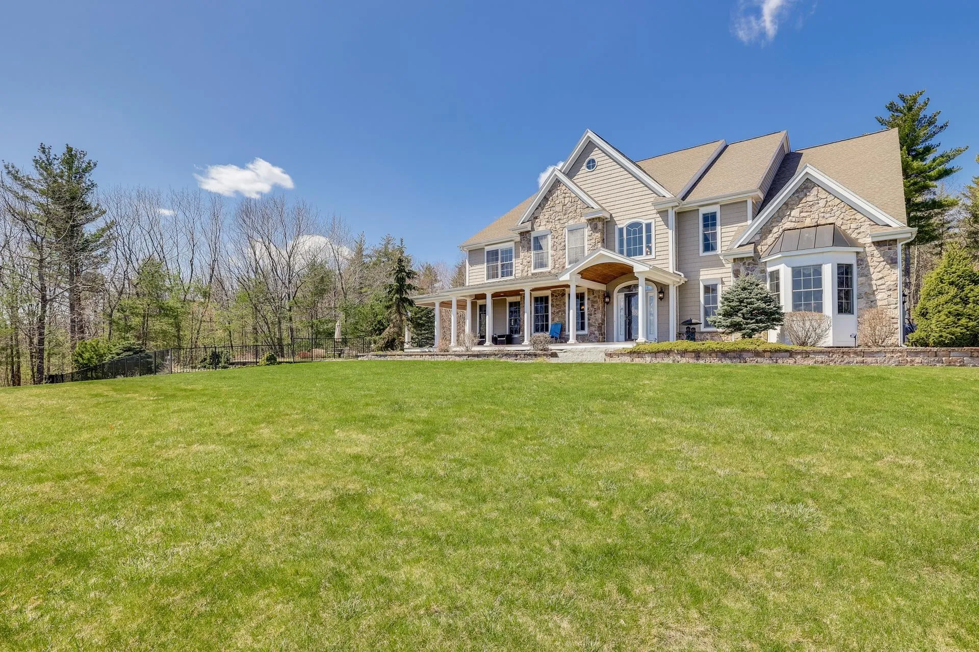 6 Mcnichol Lane Bow NH 03304