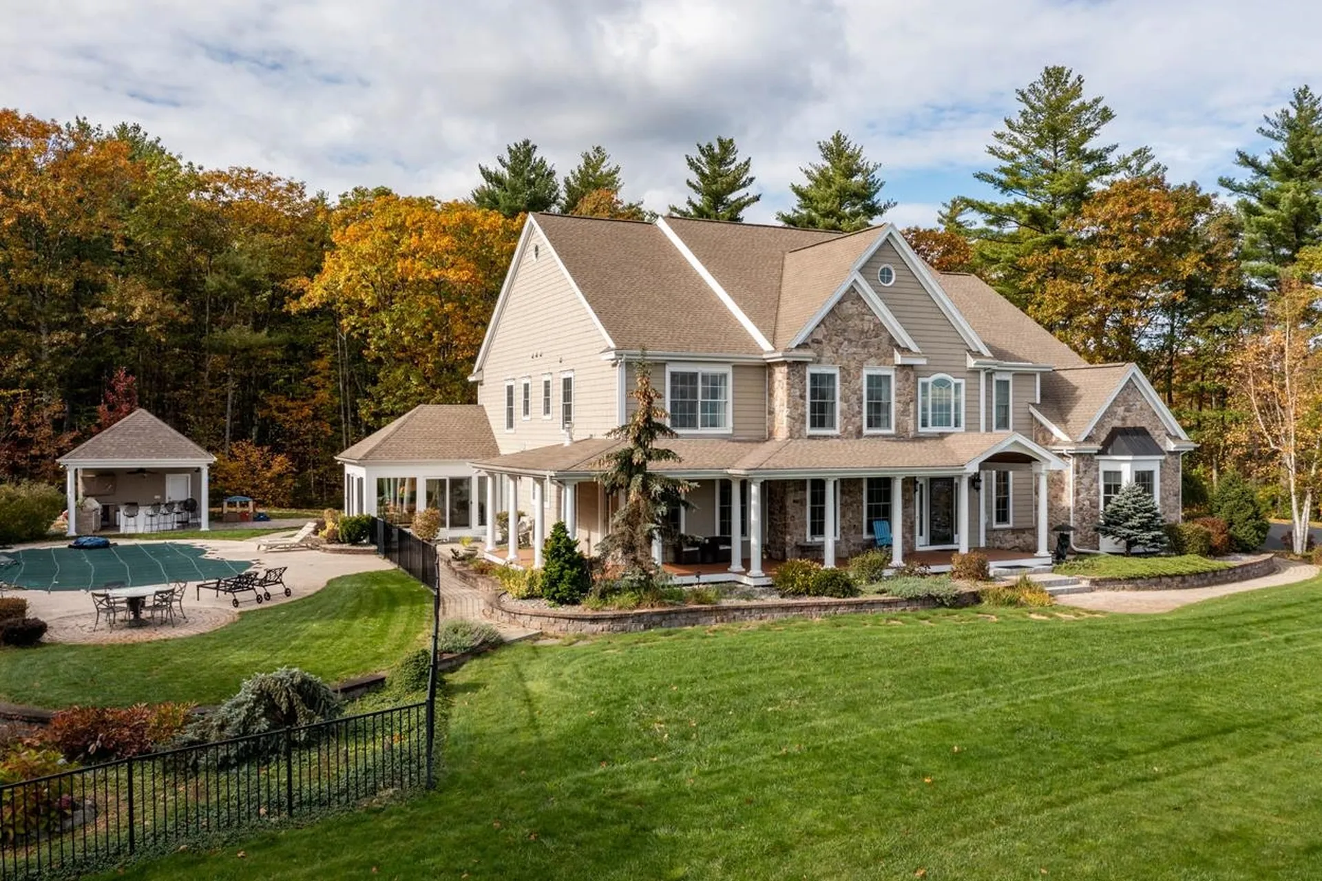 6 Mcnichol Lane Bow NH 03304
