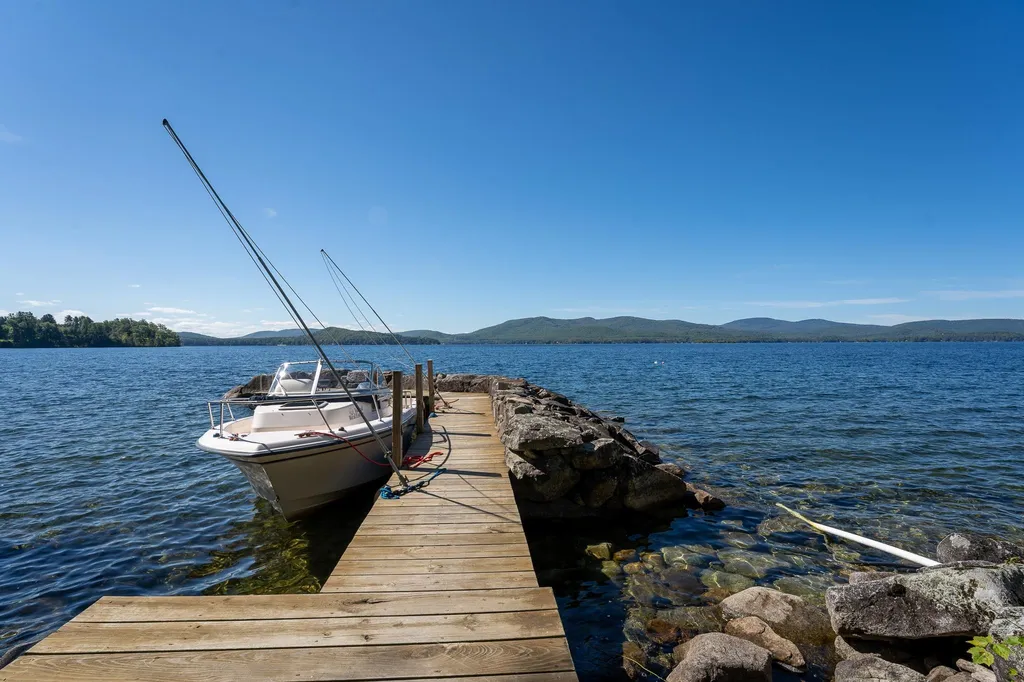 46 Big Barndoor Island Alton NH 03809