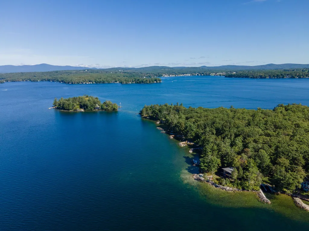 46 Big Barndoor Island Alton NH 03809