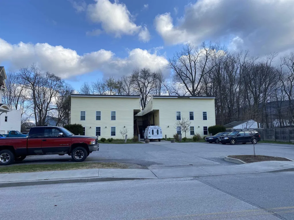 324-326 Pleasant Street Bennington VT 05201