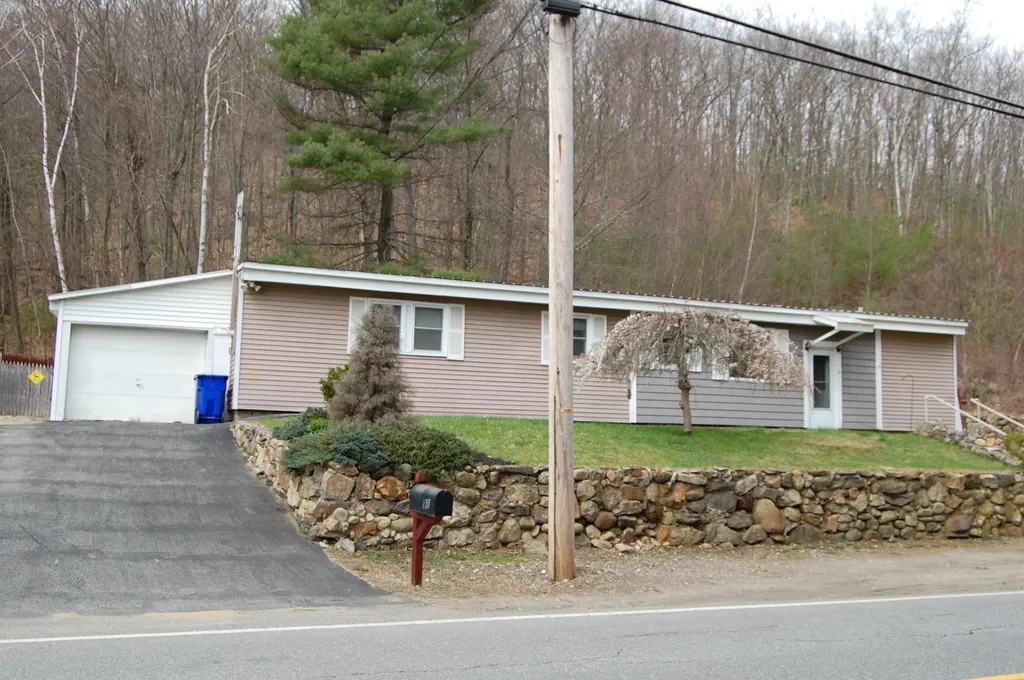 91 Straw Road Manchester NH 03102