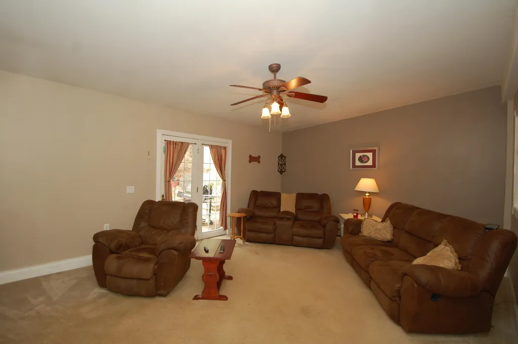 91 Straw Road Manchester NH 03102