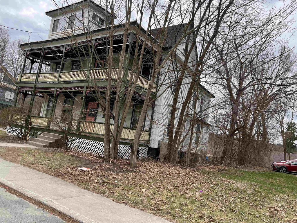 28 Prospect Street Claremont NH 03743