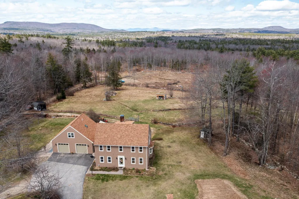 311 Stockbridge Corner Road Alton NH 03809