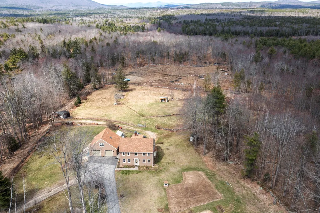 311 Stockbridge Corner Road Alton NH 03809