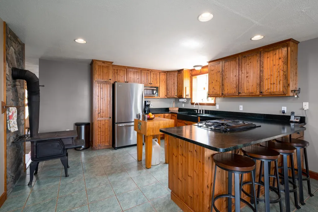 311 Stockbridge Corner Road Alton NH 03809