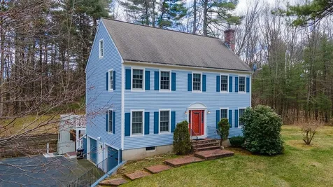 4 Governor Powell Drive Hampton Falls NH 03844