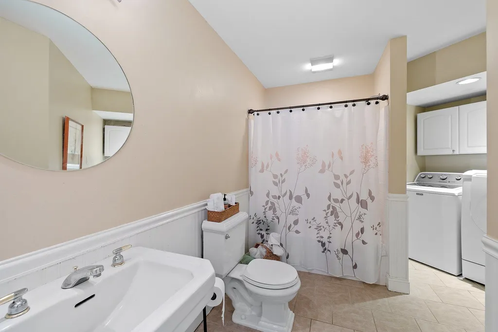 8 Frances Drive Deerfield NH 03037